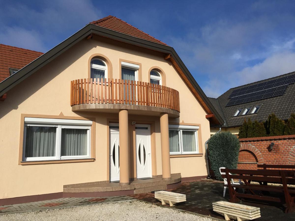 Gitta Apartman Bük Exterior foto