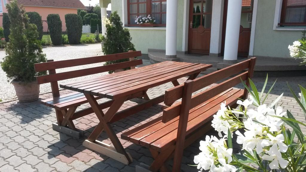 Gitta Apartman Bük Exterior foto