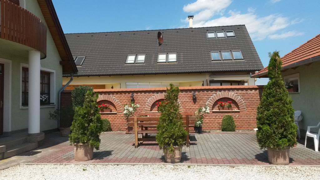 Gitta Apartman Bük Exterior foto